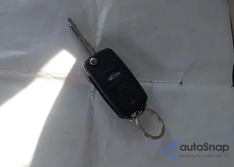 2005 Volkswagen New Beetle Gls 1.8T from USA, damaged, VIN 3VWCD31Y65M318164